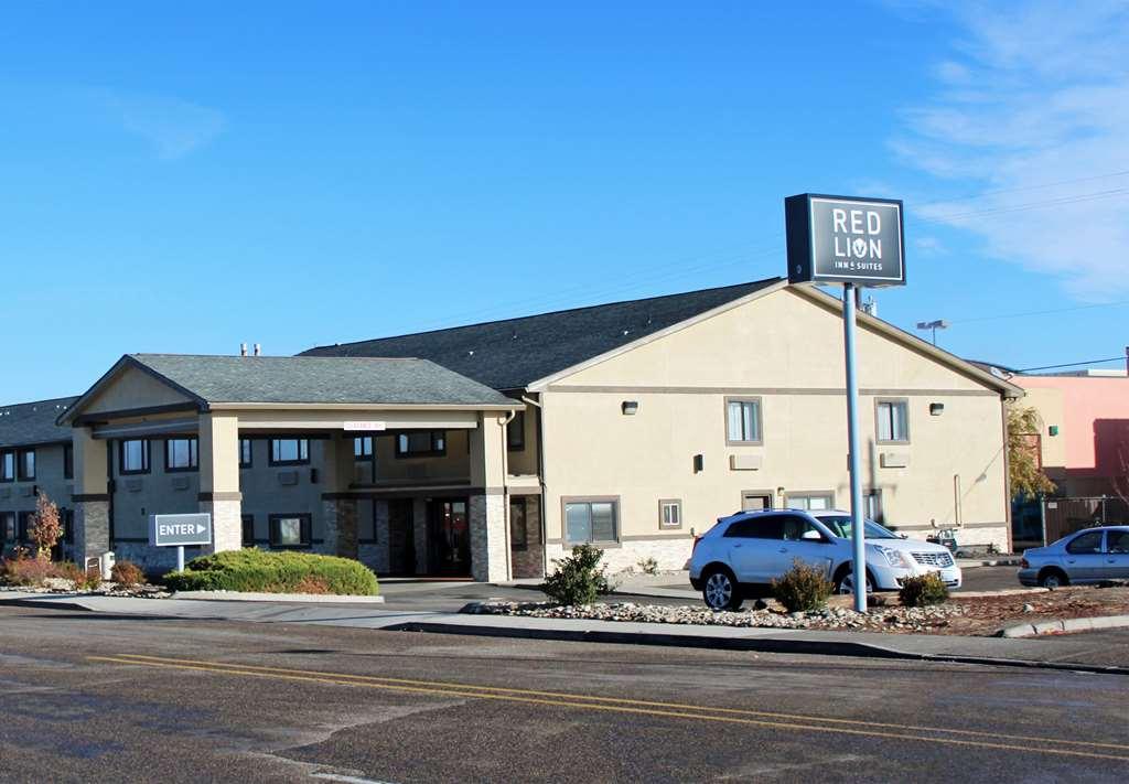 Red Lion Inn & Suites Ontario Exterior photo