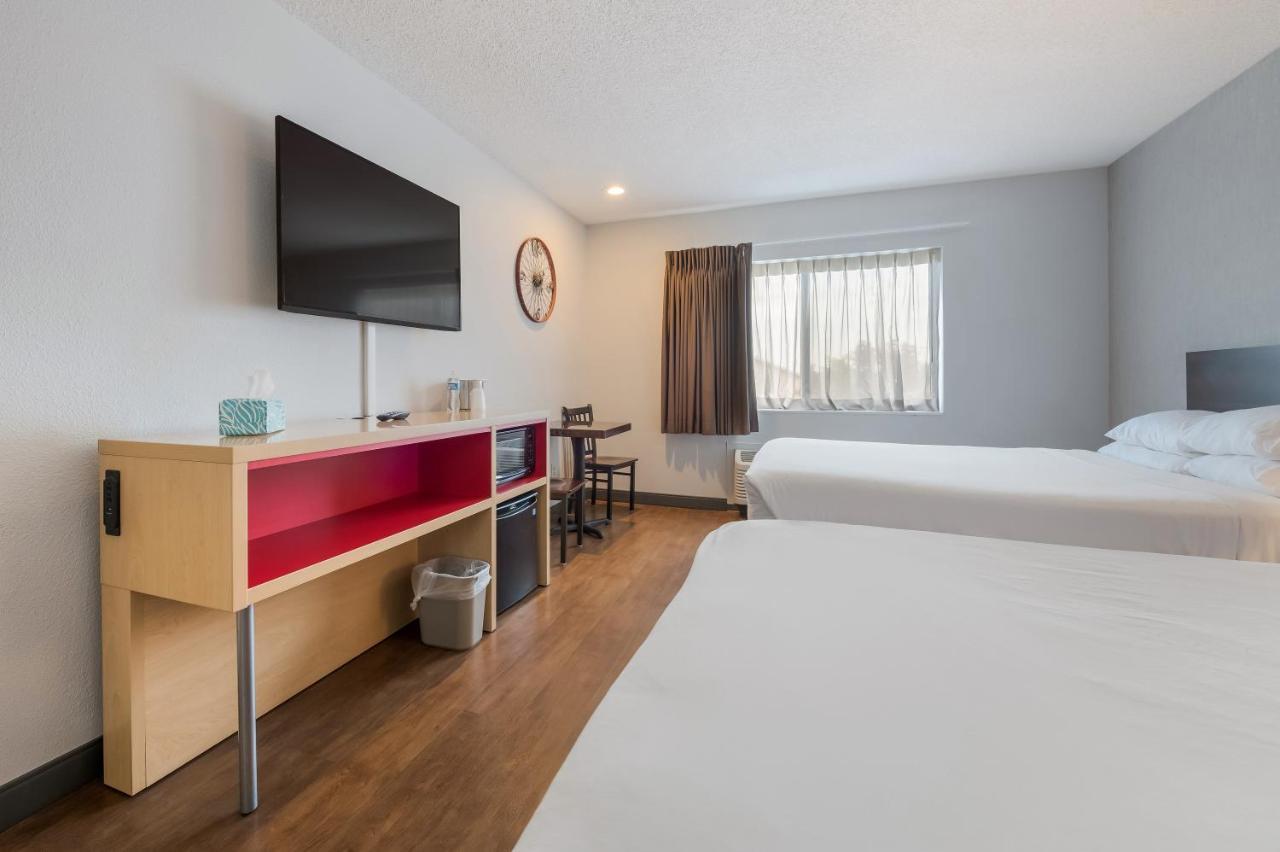 Red Lion Inn & Suites Ontario Exterior photo