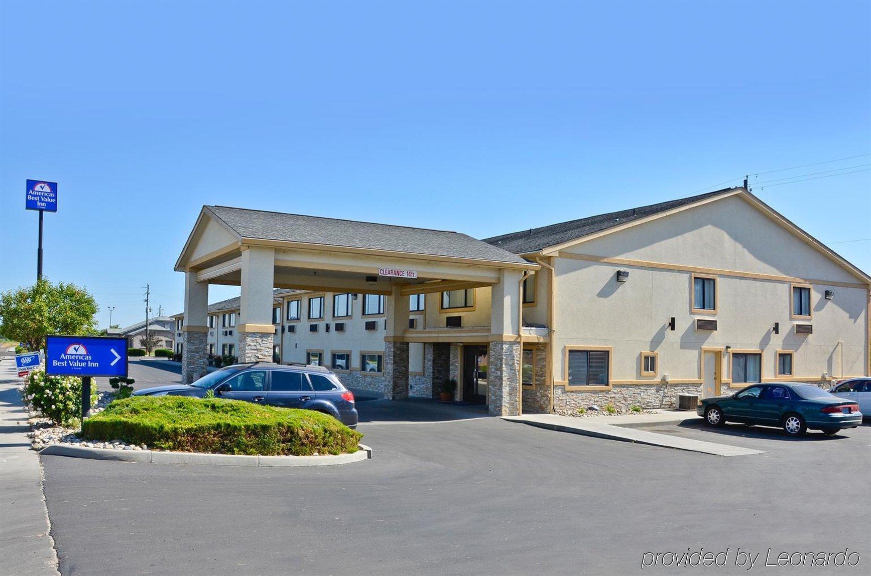 Red Lion Inn & Suites Ontario Exterior photo