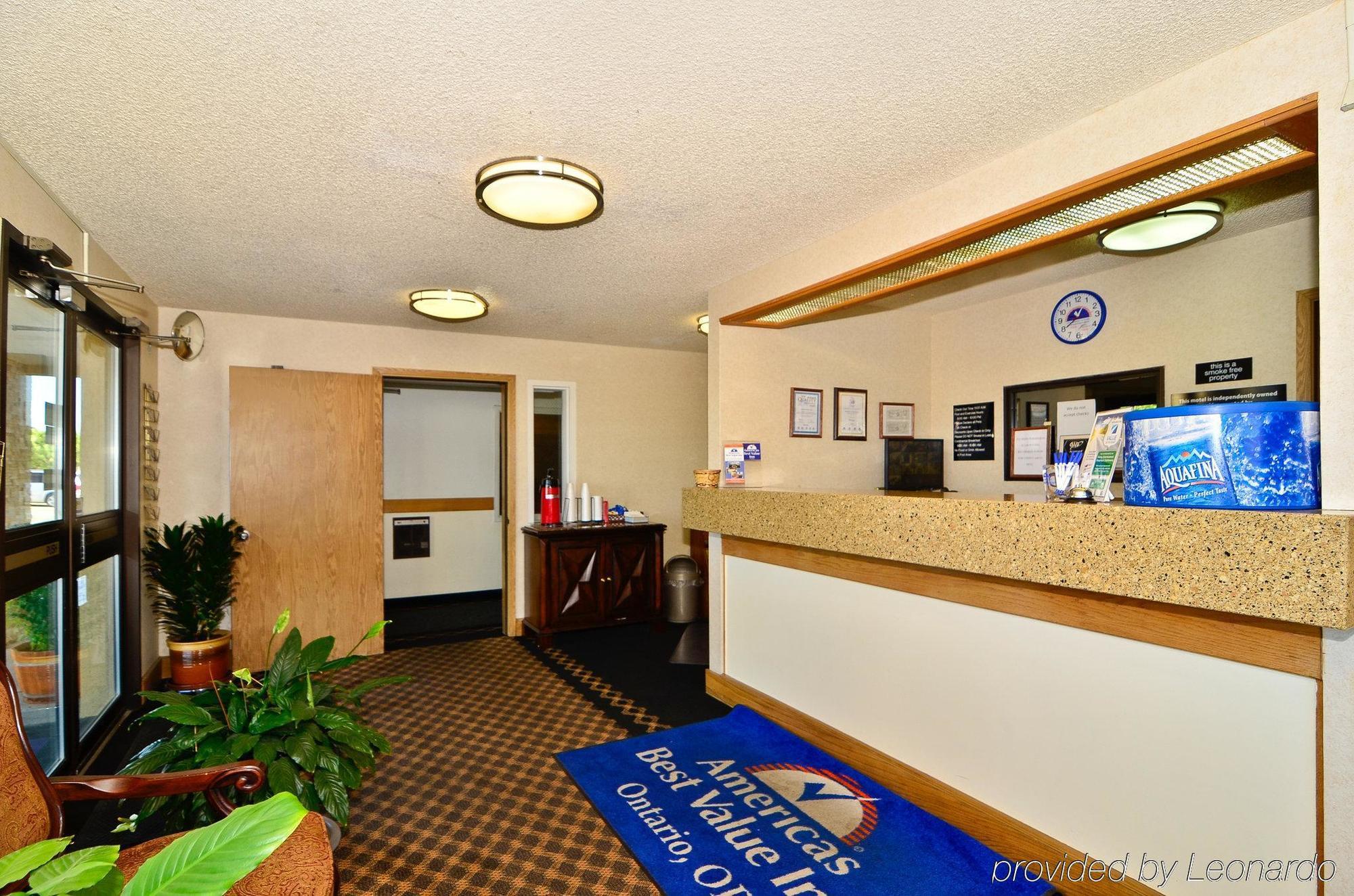 Red Lion Inn & Suites Ontario Interior photo