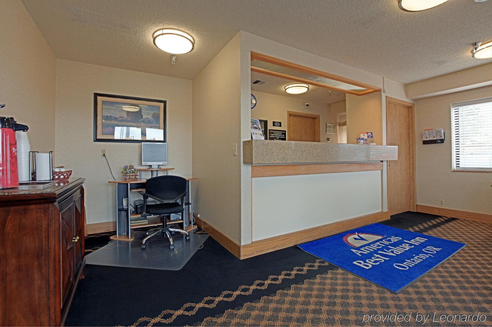 Red Lion Inn & Suites Ontario Interior photo