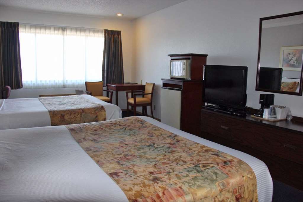 Red Lion Inn & Suites Ontario Room photo