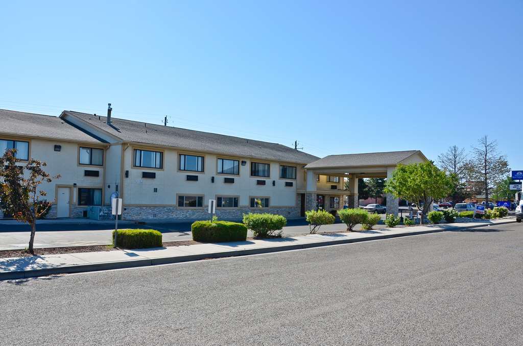Red Lion Inn & Suites Ontario Exterior photo