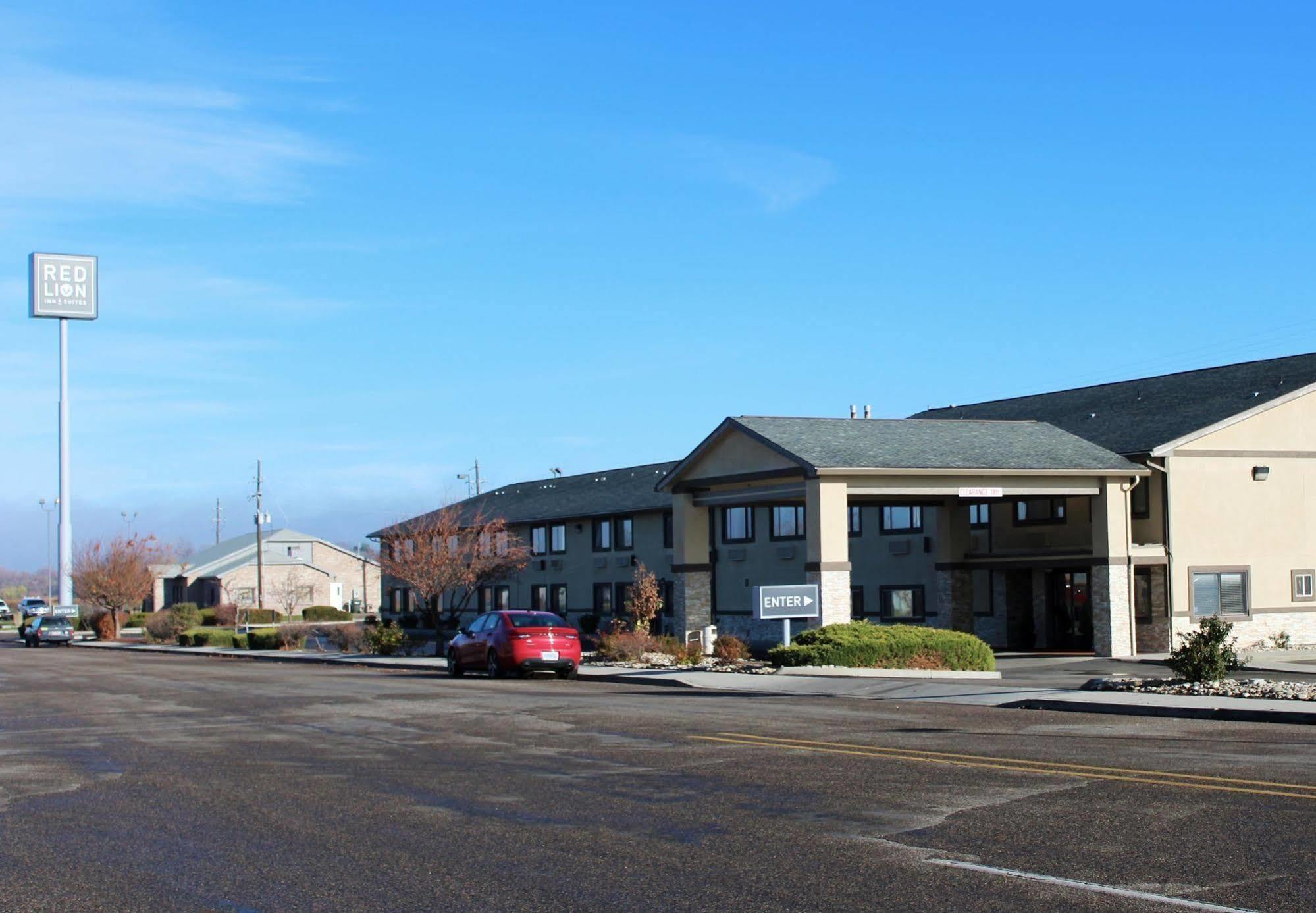 Red Lion Inn & Suites Ontario Exterior photo